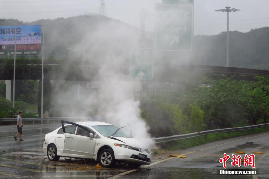 沿海高速車禍最新情況報(bào)道